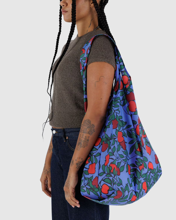 BIG REUSABLE BAG "APPLE TREE" — by Baggu
