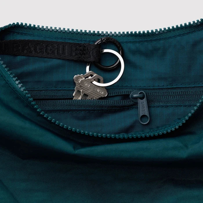 MEDIUM CRESCENT BAG (DEEP SEA) — by Baggu