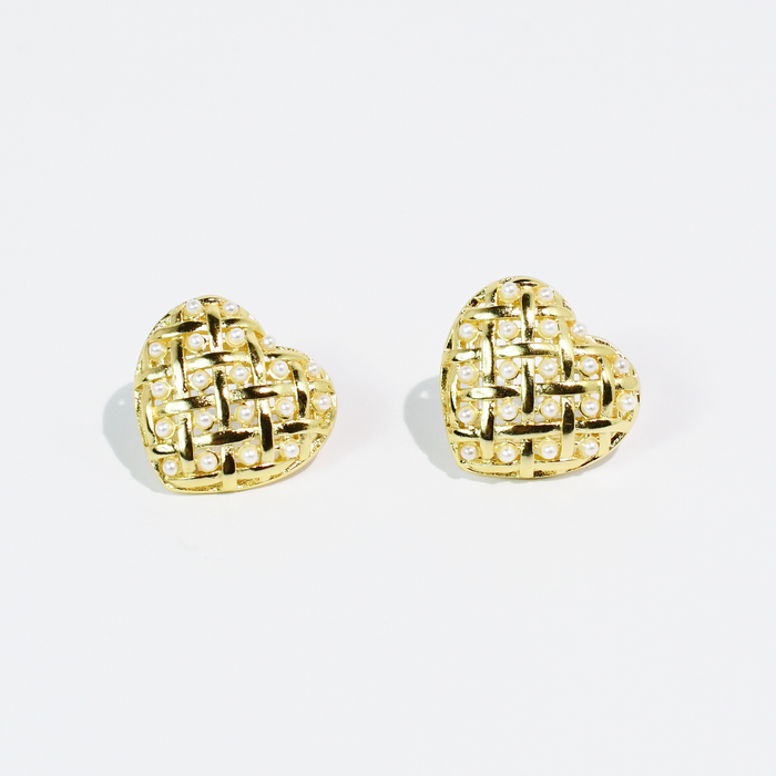 Pretty Pearl Heart Earrings