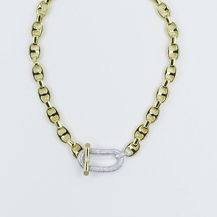 Chunky gold chain necklace with crystal pavé carabiner clasp, statement accessory, boutique wholesale jewelry for women’s boutiques, trendy waterproof gold necklace, hypoallergenic tarnish-free jewelry, fashionable gold chain necklace, wholesale jewelry for boutiques